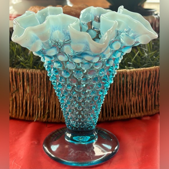 Vintage Fenton Blue Opalescent Hobnail Glass Vase - Picture 2 of 9